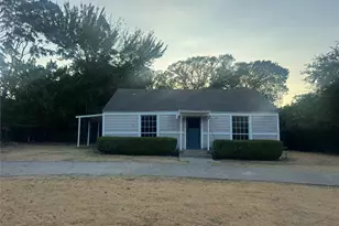 803 N Joe Wilson Rd, Cedar Hill, TX 75104 - Photo 1