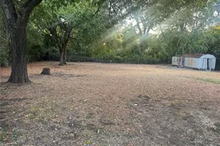 803 N Joe Wilson Rd, Cedar Hill, TX 75104 - Photo 3