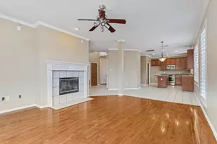 5404 Pecan Creek Cir, Fort Worth, TX 76244 - Photo 5