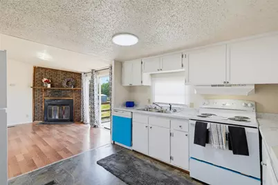 7205 Walden Drive, Joshua, TX 76058 - Photo 11