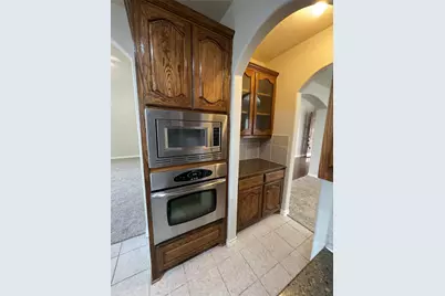 2740 Eastland Drive, Grand Prairie, TX 75052 - Photo 7