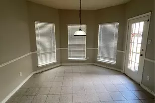2740 Eastland Dr, Grand Prairie, TX 75052 - Photo 5