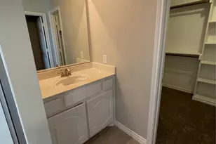 2740 Eastland Dr, Grand Prairie, TX 75052 - Photo 15