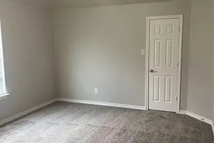2740 Eastland Dr, Grand Prairie, TX 75052 - Photo 31