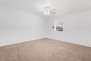 710 Parkridge Dr, Decatur, TX 76234 - Photo 7