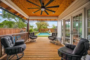 119 W Bluff St, Granbury, TX 76048 - Photo 27
