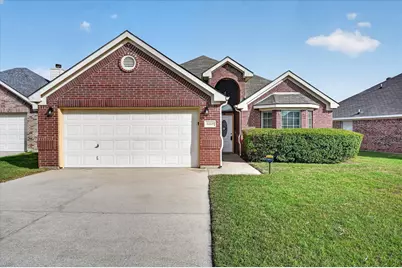 1113 Manhassett Court, Fort Worth, TX 76140 - Photo 1