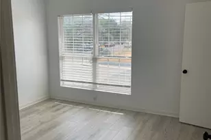 321 E 8th St, Dallas, TX 75203 - Photo 7