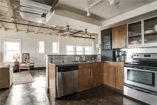 329 E Colorado Blvd, Dallas, TX 75203 - Photo 9