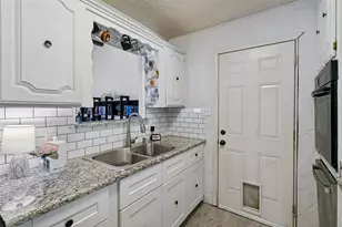 5474 Valley Dr, Fort Worth, TX 76140 - Photo 13