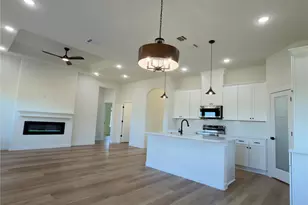 3414 Brazos River Dr, Granbury, TX 76048 - Photo 5