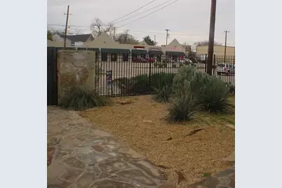 1122 N Zang Boulevard #102, Dallas, TX 75203 - Photo 9