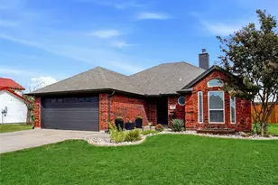 414 Madison Pl, Ponder, TX 76259 - Photo 3