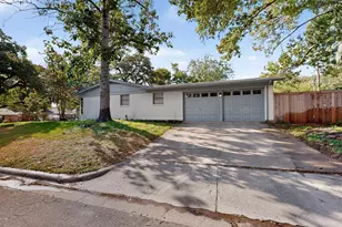 341 Arcadia St, Hurst, TX 76053 - Photo 5