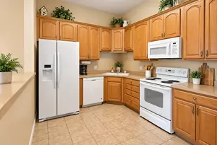 1011 Teresa Ct, Granbury, TX 76048 - Photo 3