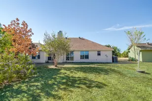122 Blue Castle Ct, Weatherford, TX 76088 - Photo 5