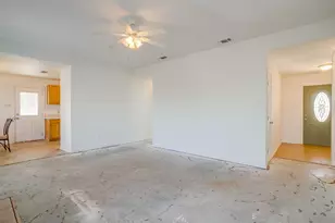 122 Blue Castle Ct, Weatherford, TX 76088 - Photo 9