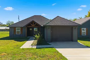 612 W Coffin St, Denison, TX 75020 - Photo 1