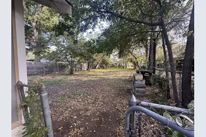 327 Egan Street, Denton, TX 76201 - Photo 5