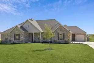 133 Swan Lake Dr, Waxahachie, TX 75165 - Photo 1