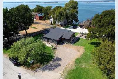203 Evans Street, Lake Bridgeport, TX 76426 - Photo 17