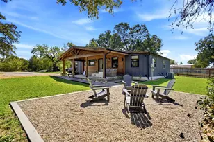 203 Evans St, Lake Bridgeport, TX 76426 - Photo 3