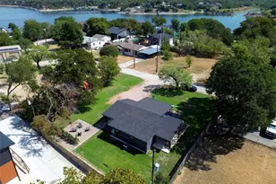 203 Evans St, Lake Bridgeport, TX 76426 - Photo 19