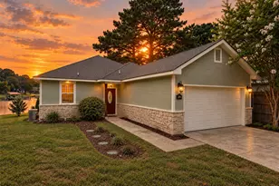 182 Oak Hills Dr, Mabank, TX 75156 - Photo 1