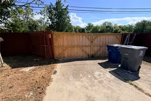 7116 Chinaberry Rd, Dallas, TX 75249 - Photo 9