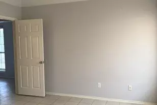 2425 Summer Pl Dr, Arlington, TX 76014 - Photo 3