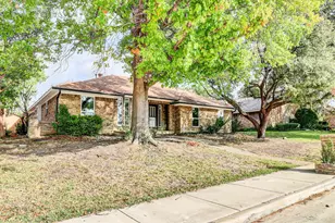 2615 Dove Creek Ln, Carrollton, TX 75006 - Photo 3