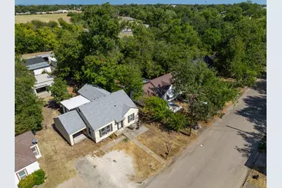 129 Victory Drive, Beverly Hills, TX 76711 - Photo 29