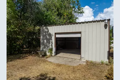 129 Victory Drive, Beverly Hills, TX 76711 - Photo 25