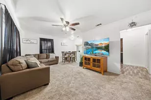129 Victory Dr, Beverly Hills, TX 76711 - Photo 5