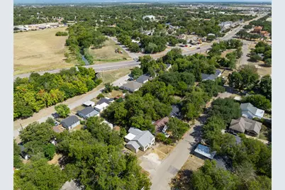 129 Victory Drive, Beverly Hills, TX 76711 - Photo 35