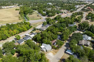 129 Victory Dr, Beverly Hills, TX 76711 - Photo 35