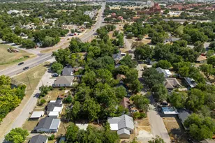 129 Victory Dr, Beverly Hills, TX 76711 - Photo 33