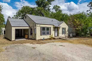 129 Victory Dr, Beverly Hills, TX 76711 - Photo 3