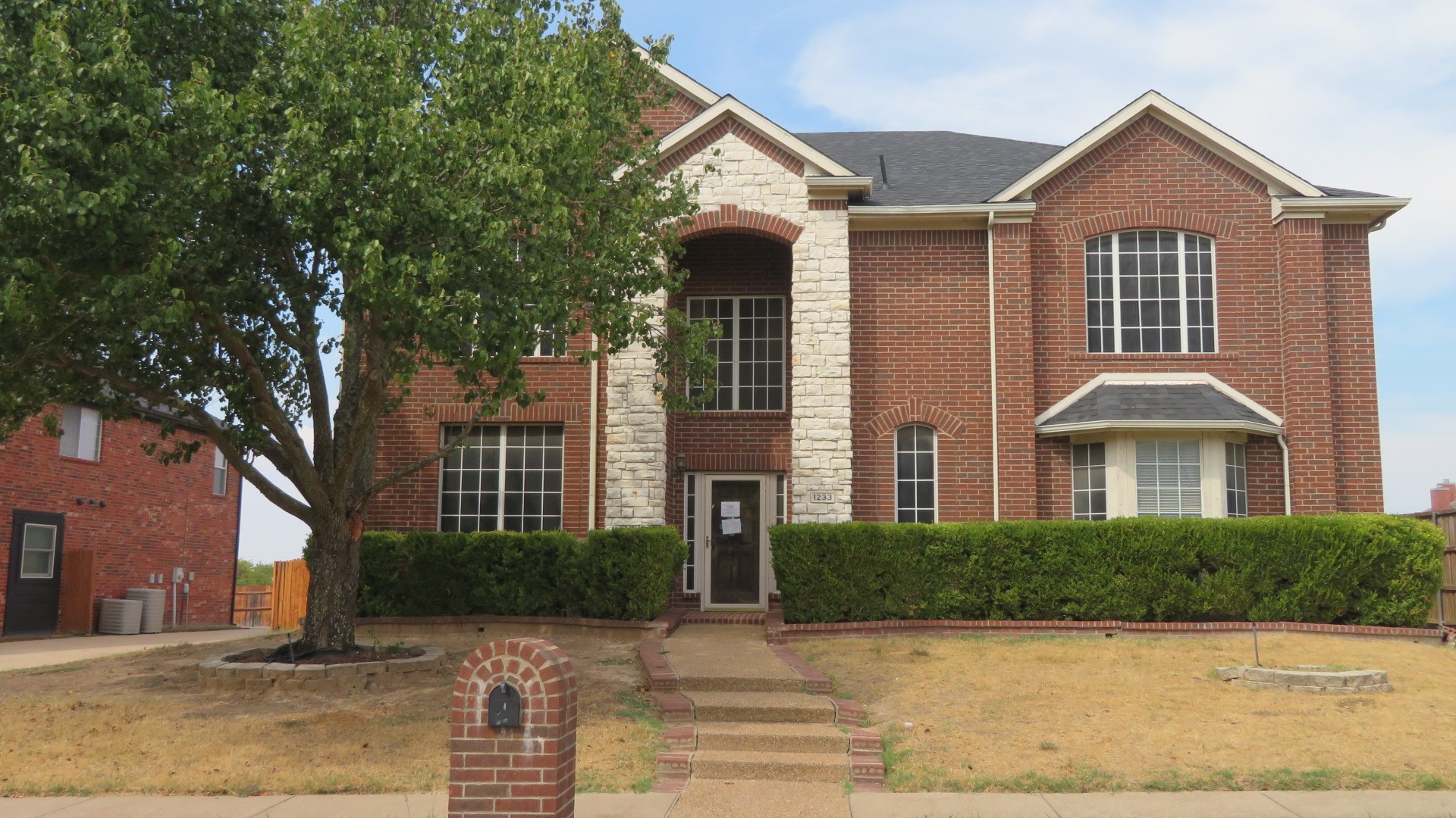 1233 High Bluff Dr, DeSoto, TX 75115 - MLS 21394591 - Coldwell Banker