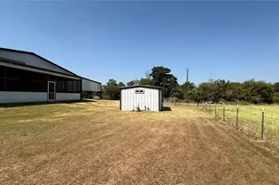 925 Jennings Ln, Azle, TX 76020 - Photo 13