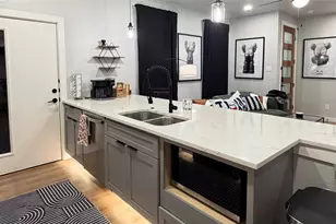 1654 Hudspeth Ave, Dallas, TX 75216 - Photo 13