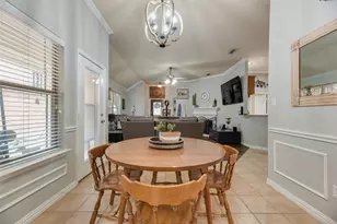 9032 Racquet Club Dr, Fort Worth, TX 76120 - Photo 9