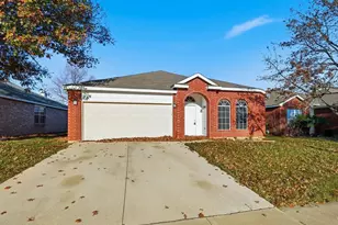 1048 Harriman Dr, Saginaw, TX 76131 - Photo 1