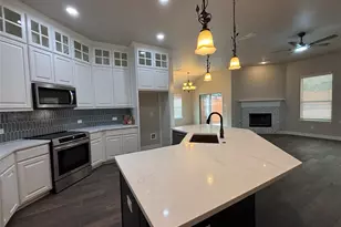 812 Ridge Point Dr, Grand Prairie, TX 75052 - Photo 7