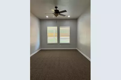 812 Ridge Point Drive, Grand Prairie, TX 75052 - Photo 5