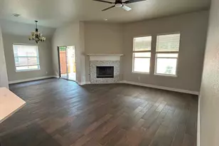 812 Ridge Point Dr, Grand Prairie, TX 75052 - Photo 3
