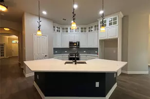 812 Ridge Point Dr, Grand Prairie, TX 75052 - Photo 9