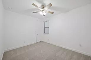 1047 Manacor Ln, Dallas, TX 75212 - Photo 9