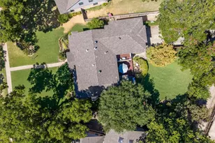 9908 Robin Hill Ln, Dallas, TX 75238 - Photo 5