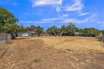 305 Walker Street, Glen Rose, TX 76043 - Photo 15